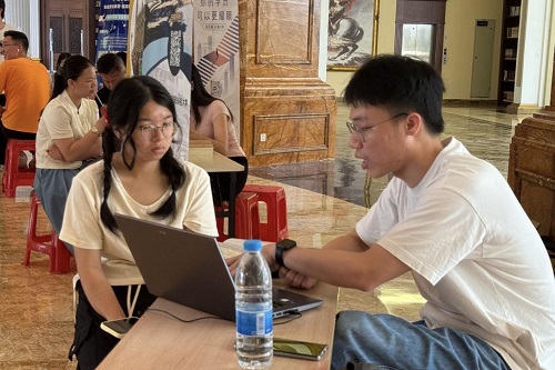 展位咨询现场.jpg 展位咨询现场.jpg